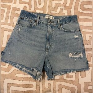 Abercrombie & Fitch 4” Mom Denim Jean Short High Rise Curve Love Size 29